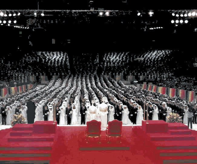 http://familyfed.org/wp-content/uploads/2017/06/The-Blessing-of-2075-couples-at-Madison-Square-Garden-New-York-on-July-1-1982edit2.jpg